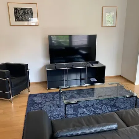 And Big 1br Flat In The Center - West 5 Curych