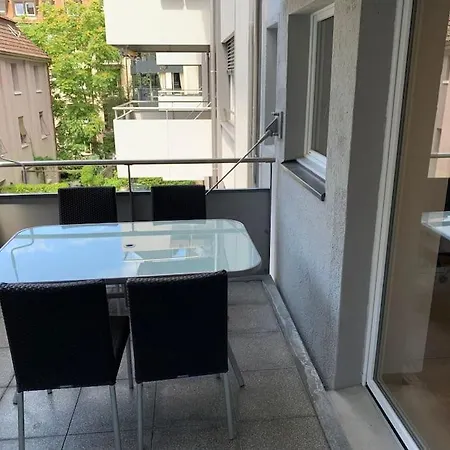 And Big 1br Flat In The Center - West 5 *